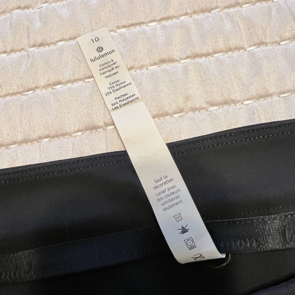Lululemon Black on the move pants